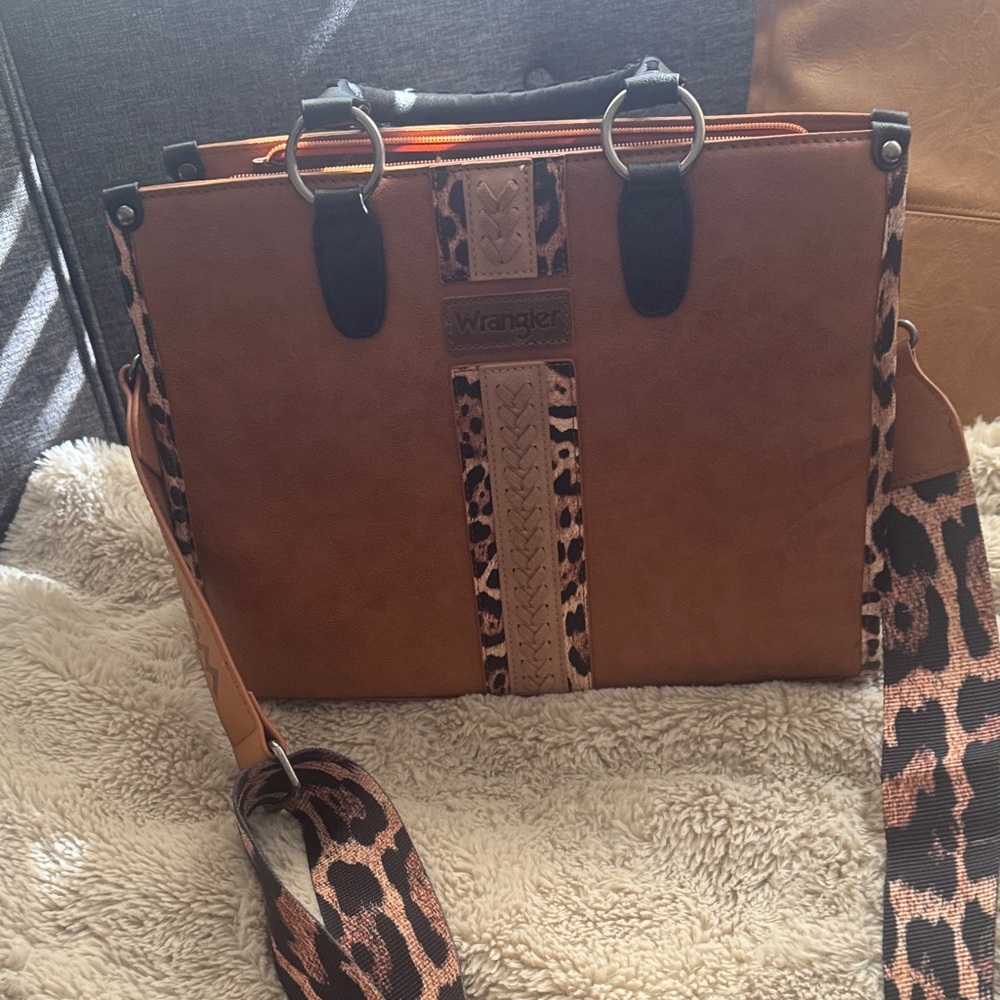 Wrangler Brown Crossbody Bag with Leopard Strap